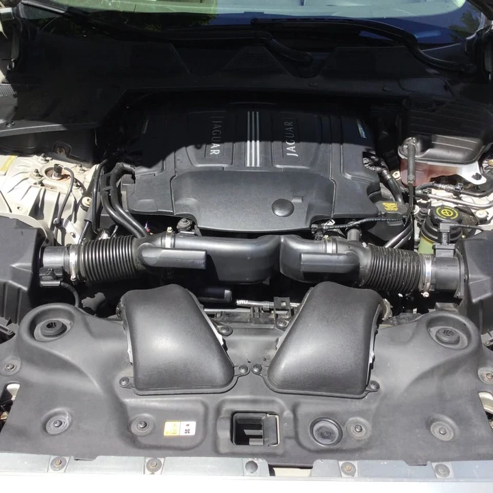 2013 Jaguar X351 XJ - Image 9 of 10