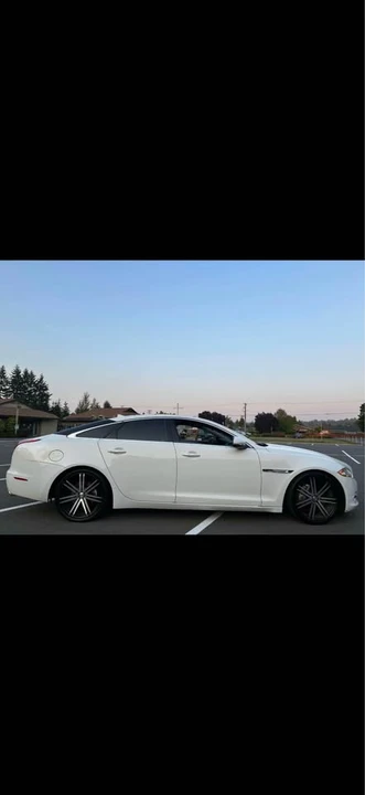 2013 Jaguar X351 XJ - Image 5 of 10
