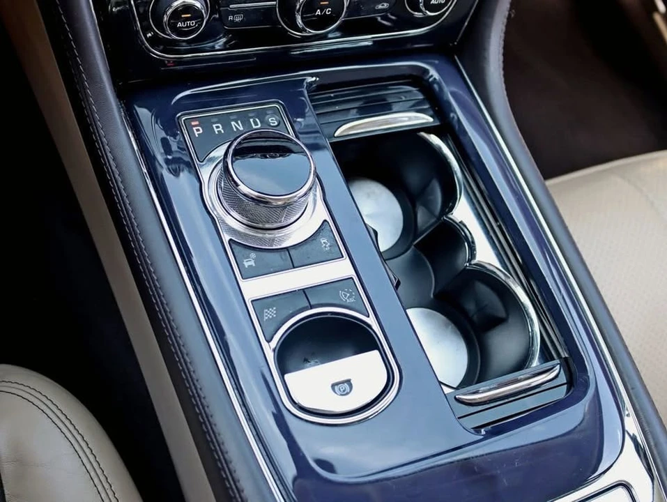 2013 Jaguar X351 XJ - Image 16 of 20