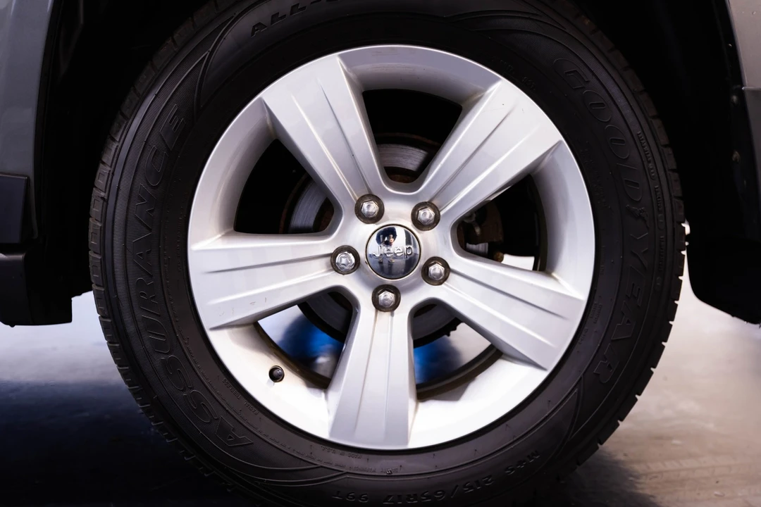 2013 Jeep Compass - Image 10 of 12