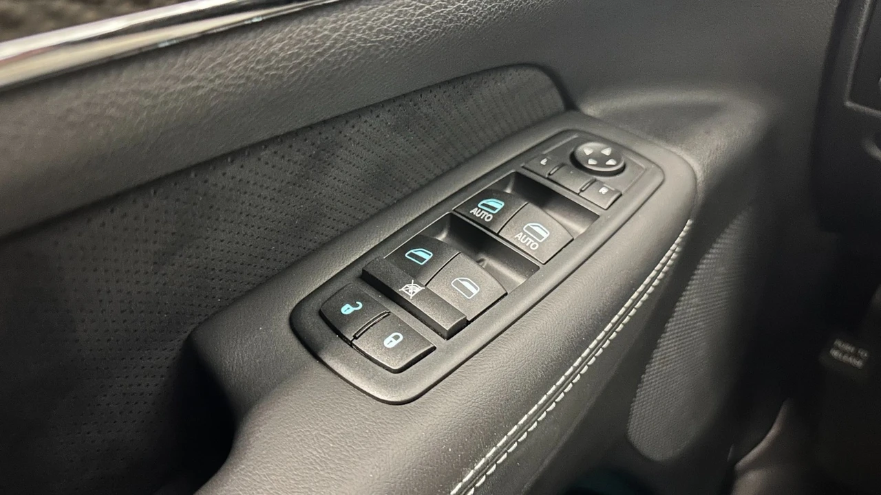 2013 Jeep WK2 Grand Cherokee - Image 19 of 21