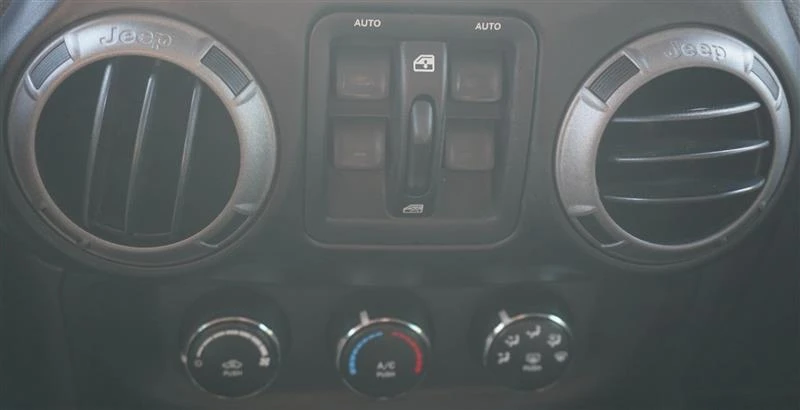2013 Jeep JK Wrangler - Image 18 of 20