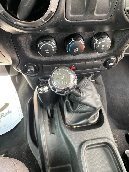 2013 Jeep JK Wrangler - Image 14 of 17