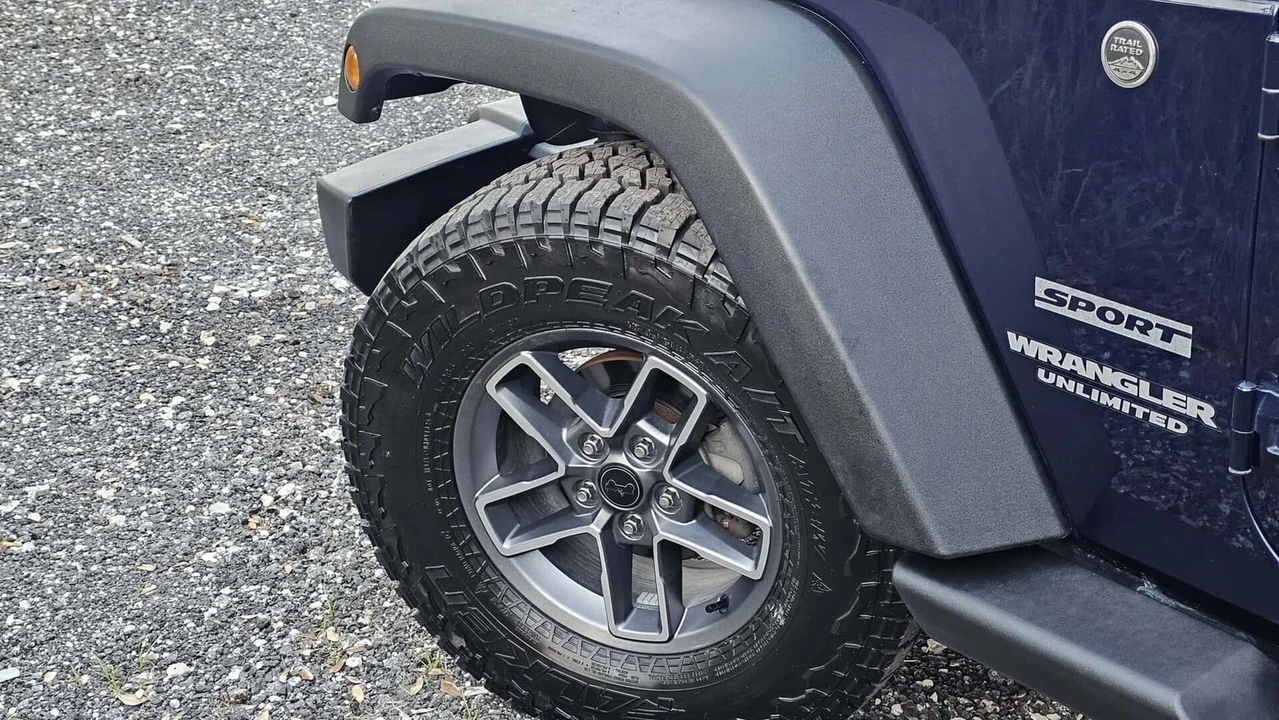 2013 Jeep JK Wrangler - Image 19 of 21