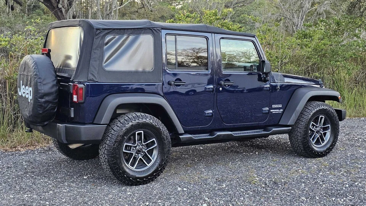 2013 Jeep JK Wrangler - Image 4 of 21