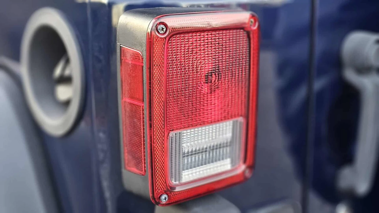 2013 Jeep JK Wrangler - Image 23 of 31