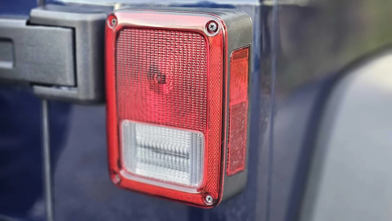 2013 Jeep JK Wrangler - Image 25 of 31