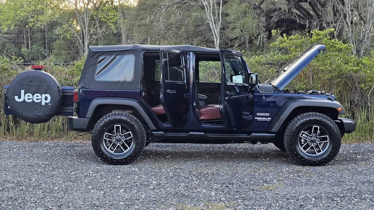 2013 Jeep JK Wrangler - Image 22 of 31