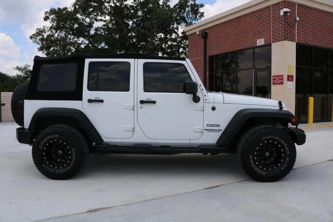 2013 Jeep JK Wrangler - Image 27 of 31