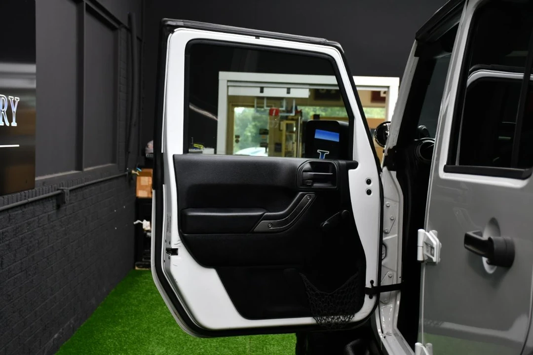 2013 Jeep JK Wrangler - Image 17 of 31