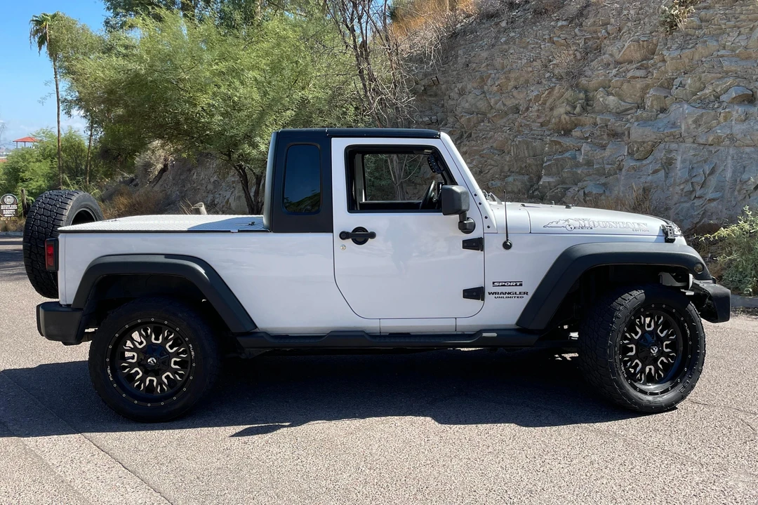 2013 Jeep JK Wrangler - Image 3 of 31