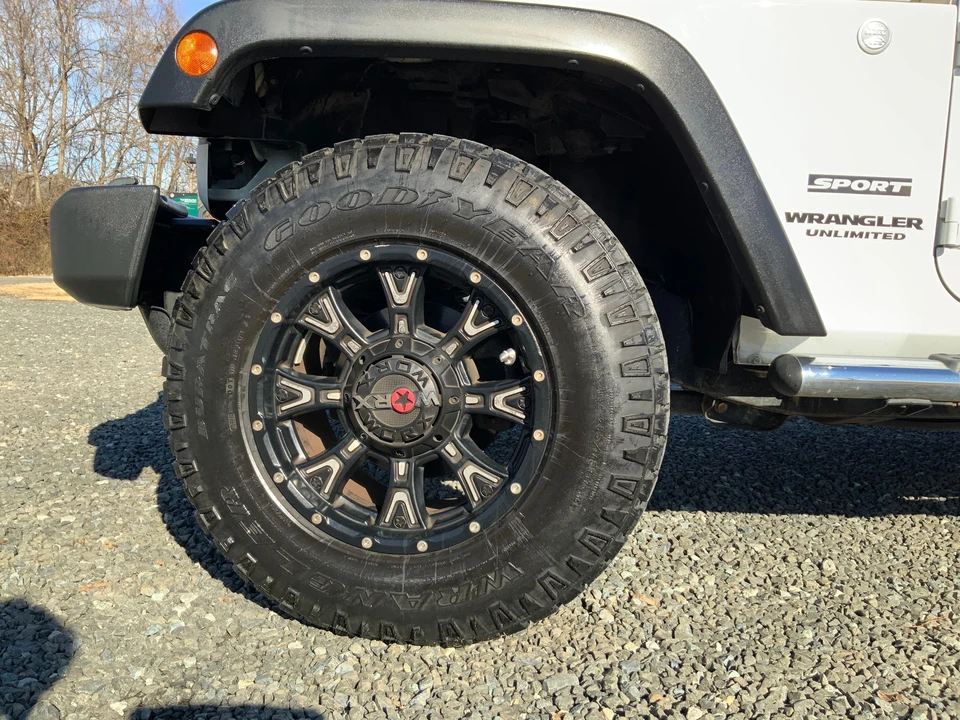 2013 Jeep JK Wrangler - Image 16 of 31