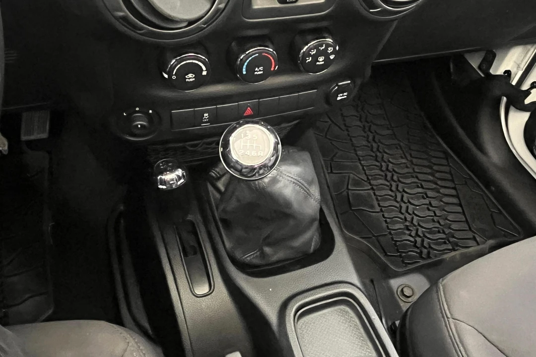 2013 Jeep JK Wrangler - Image 22 of 31