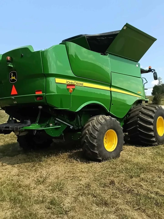 2013 John Deere - Image 2 of 9