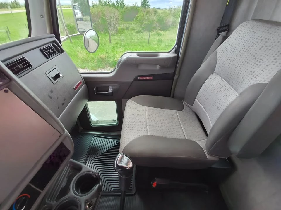 2013 Kenworth T370 - Image 16 of 20