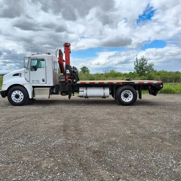 2013 Kenworth T370 S/A Flat Deck with Ferrari FZ14A4 Knuckle Boom