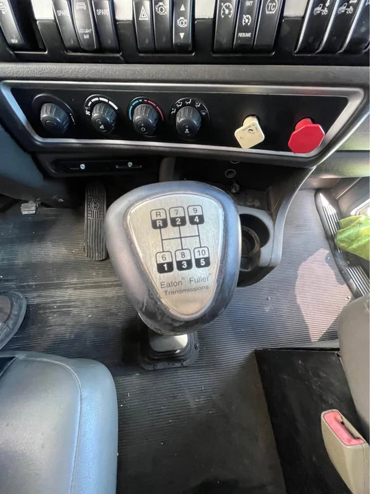 2013 Kenworth - Image 4 of 8