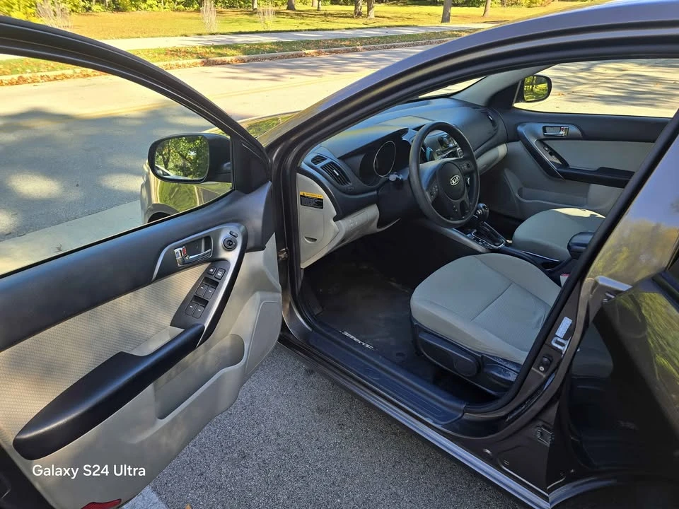 2013 Kia Forte - Image 11 of 16