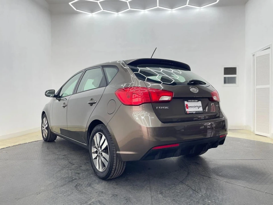 2013 Kia Forte - Image 6 of 31