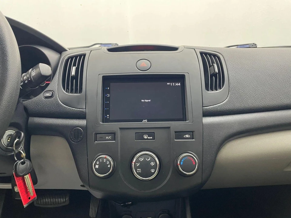 2013 Kia Forte - Image 17 of 31