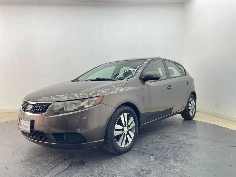 2013 Kia Forte - Image 8 of 31