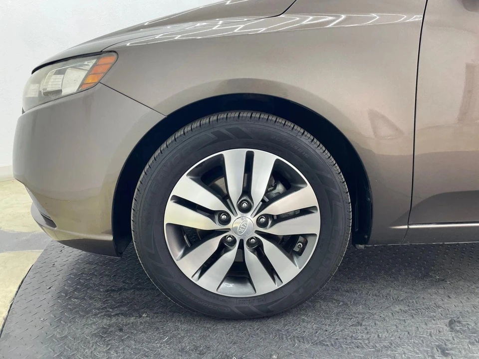 2013 Kia Forte - Image 29 of 31