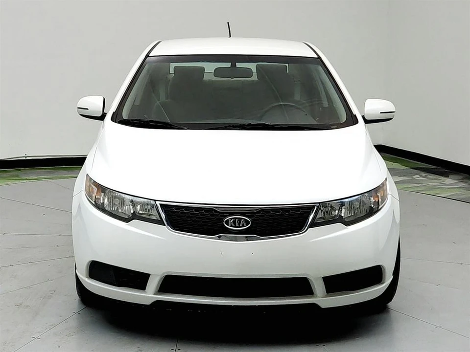 2013 Kia Forte - Image 2 of 12