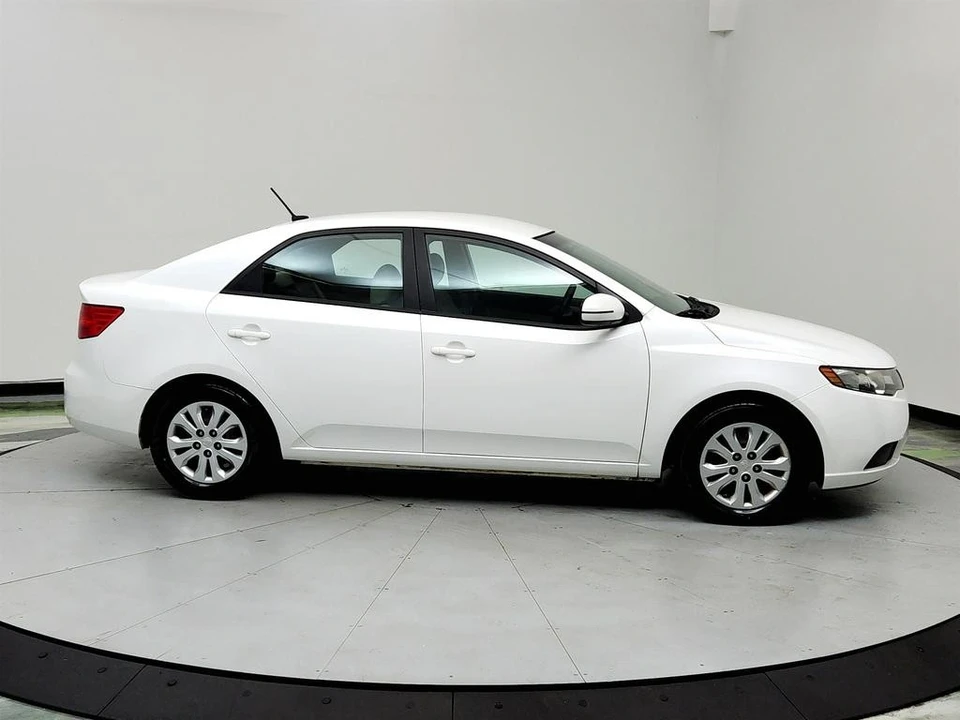 2013 Kia Forte - Image 4 of 12