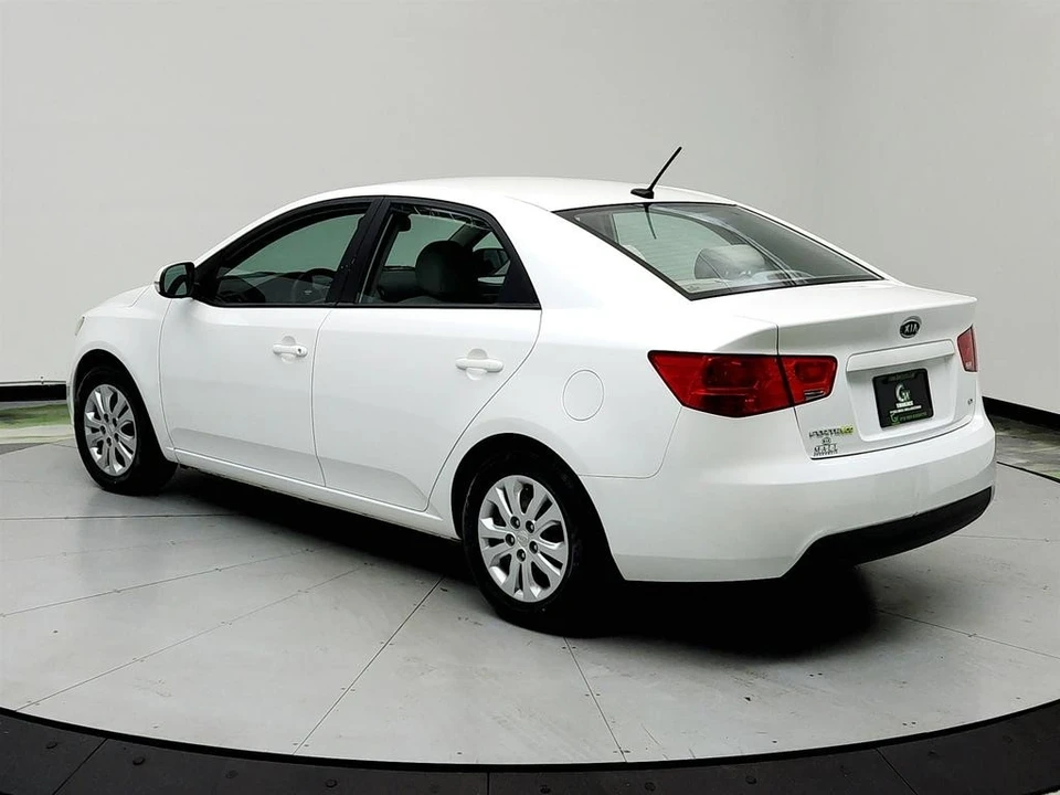 2013 Kia Forte - Image 7 of 12