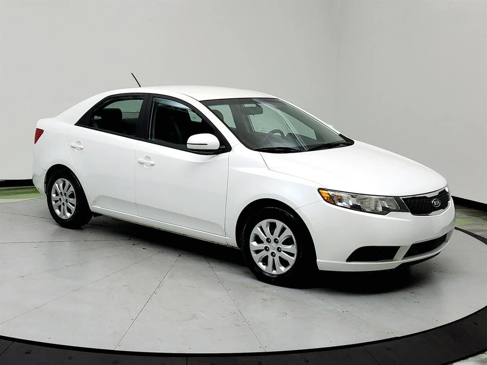 2013 Kia Forte - Image 3 of 12