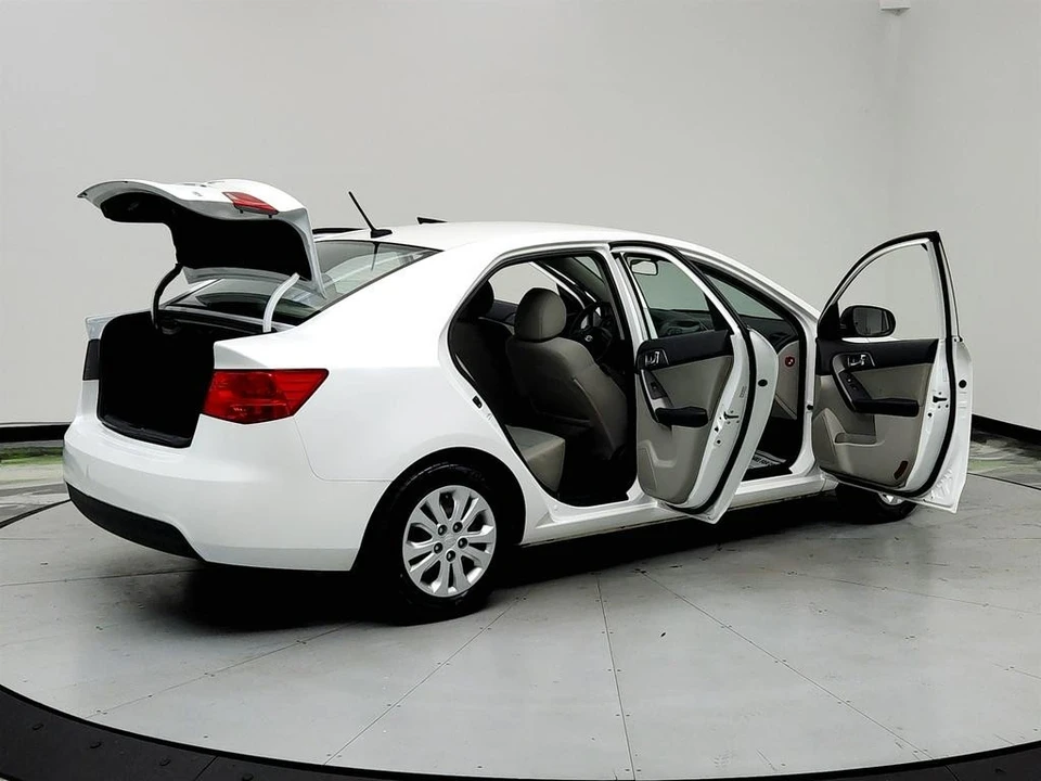 2013 Kia Forte - Image 11 of 12