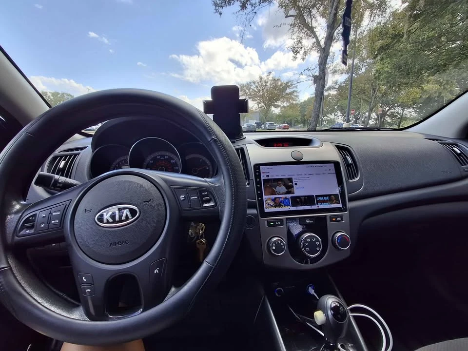 2013 Kia Forte - Image 2 of 10