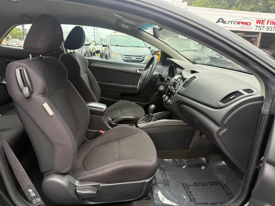 2013 Kia Forte - Image 11 of 16