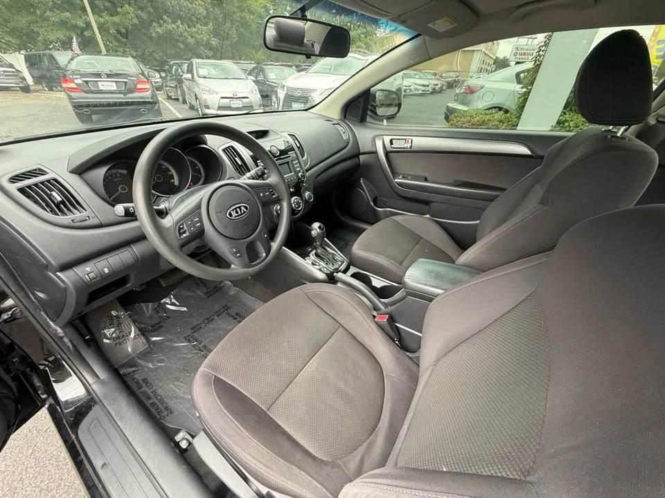 2013 Kia Forte - Image 9 of 16