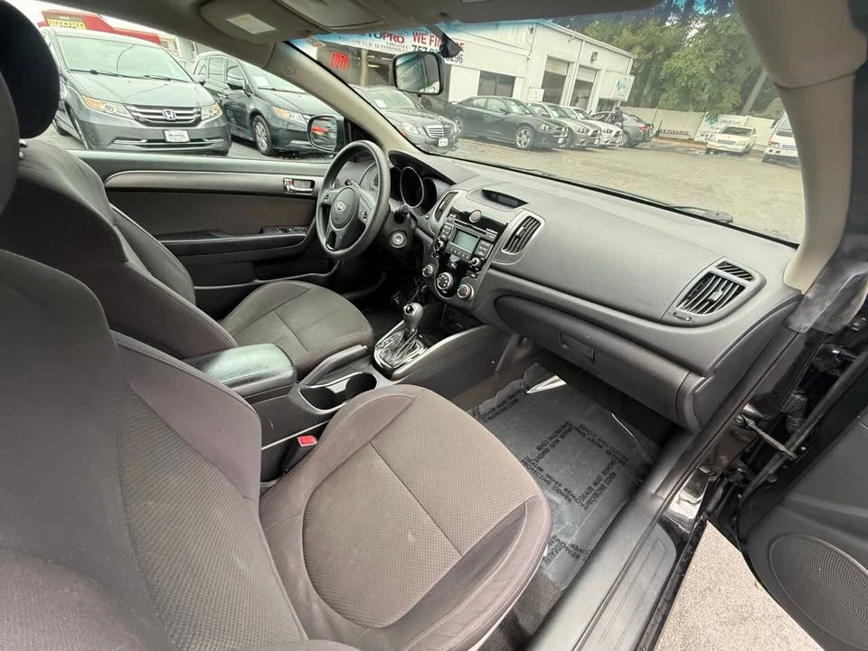 2013 Kia Forte - Image 12 of 16