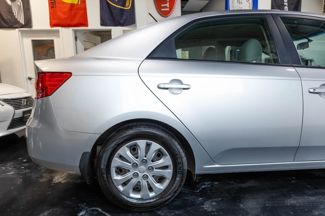 2013 Kia Forte - Image 12 of 21
