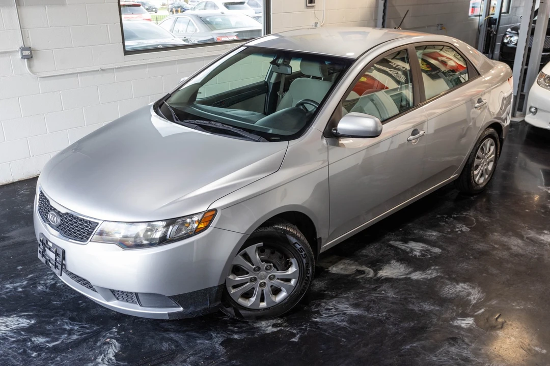 2013 Kia Forte - Image 2 of 21