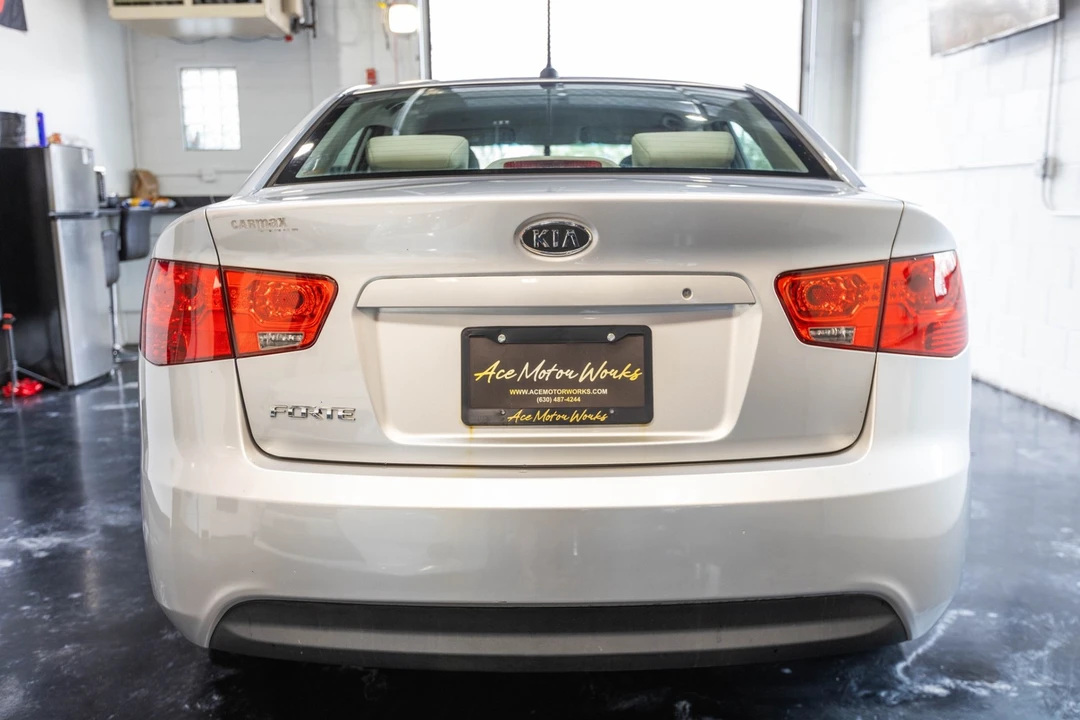 2013 Kia Forte - Image 9 of 21