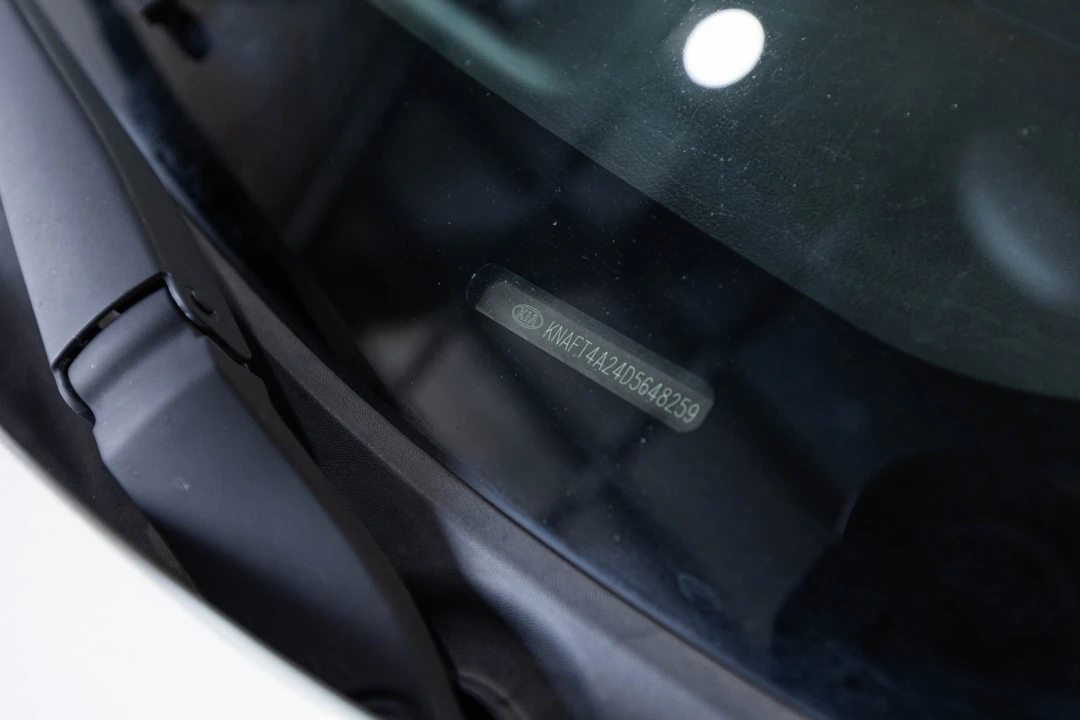 2013 Kia Forte - Image 18 of 21