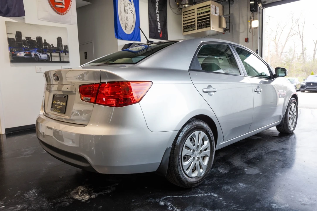 2013 Kia Forte - Image 10 of 21