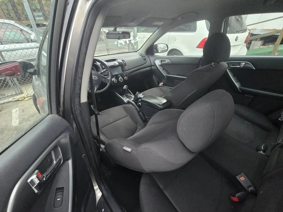 2013 Kia Forte - Image 8 of 10
