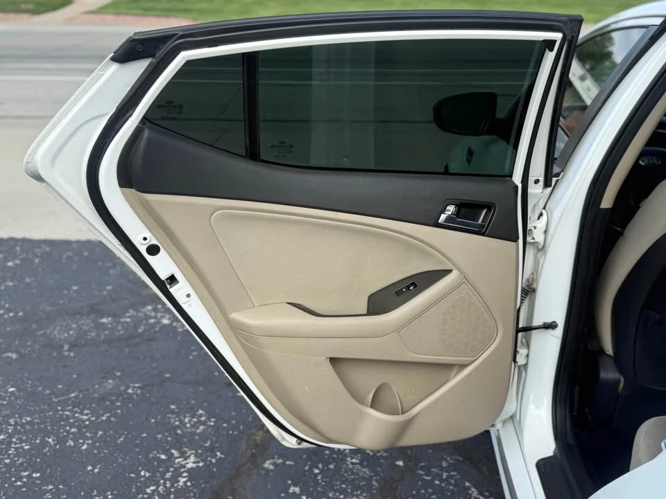 2013 Kia Optima/K5 - Image 10 of 17