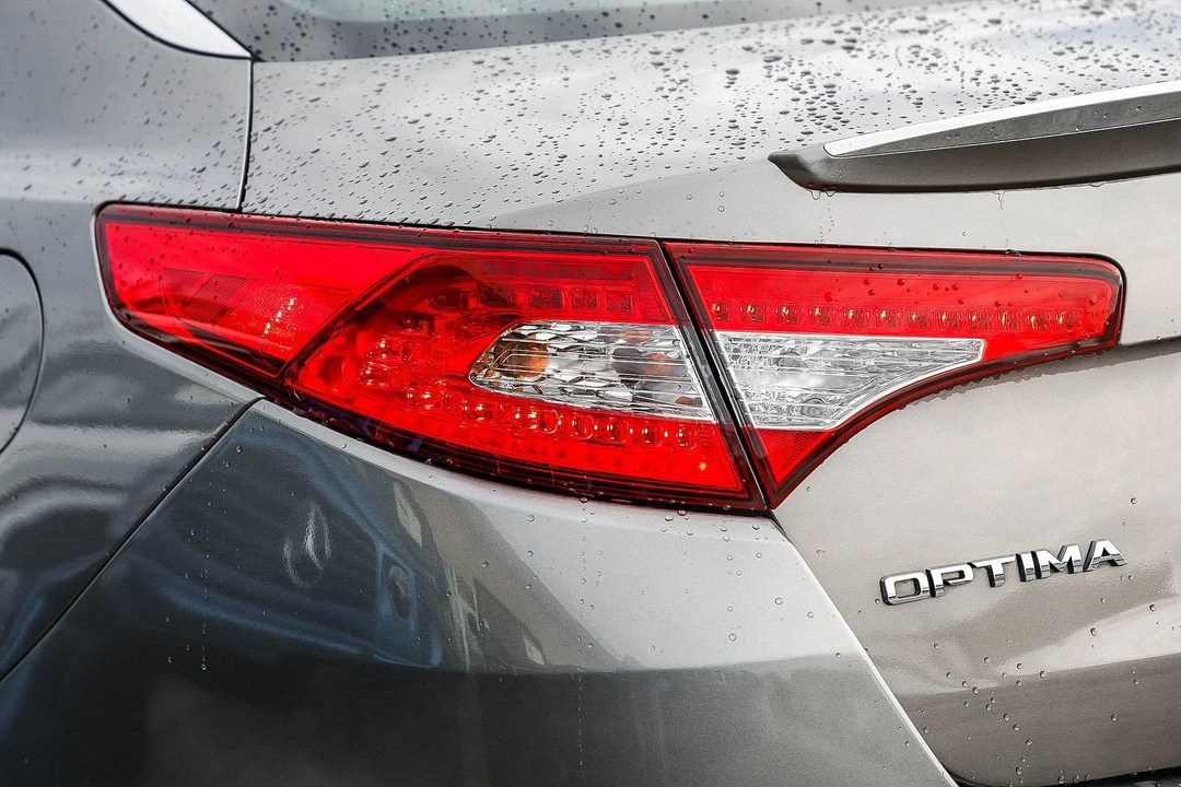 2013 Kia Optima/K5 - Image 8 of 12