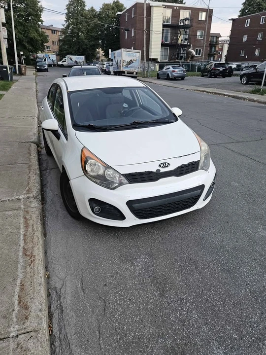 2013 Kia Rio - Image 4 of 4