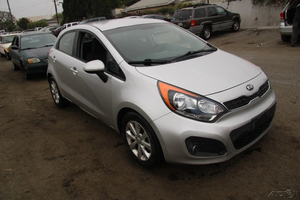 2013 Kia Rio - Image 10 of 21