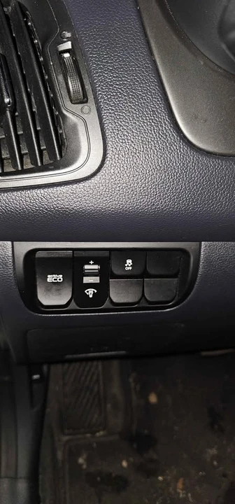2013 Kia Rio - Image 10 of 11