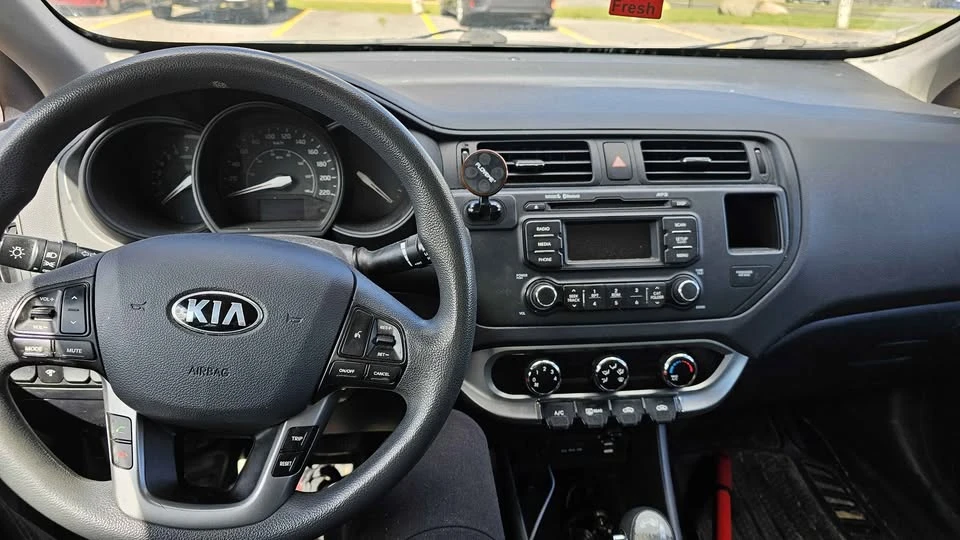 2013 Kia Rio - Image 4 of 6