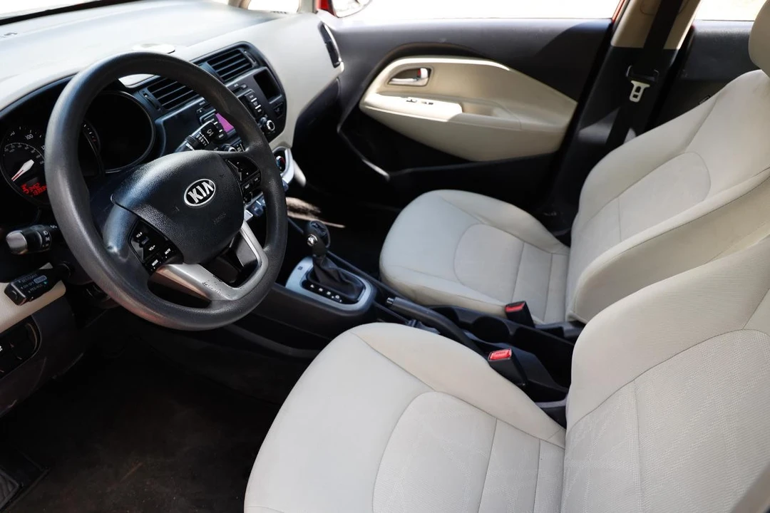 2013 Kia Rio - Image 4 of 21