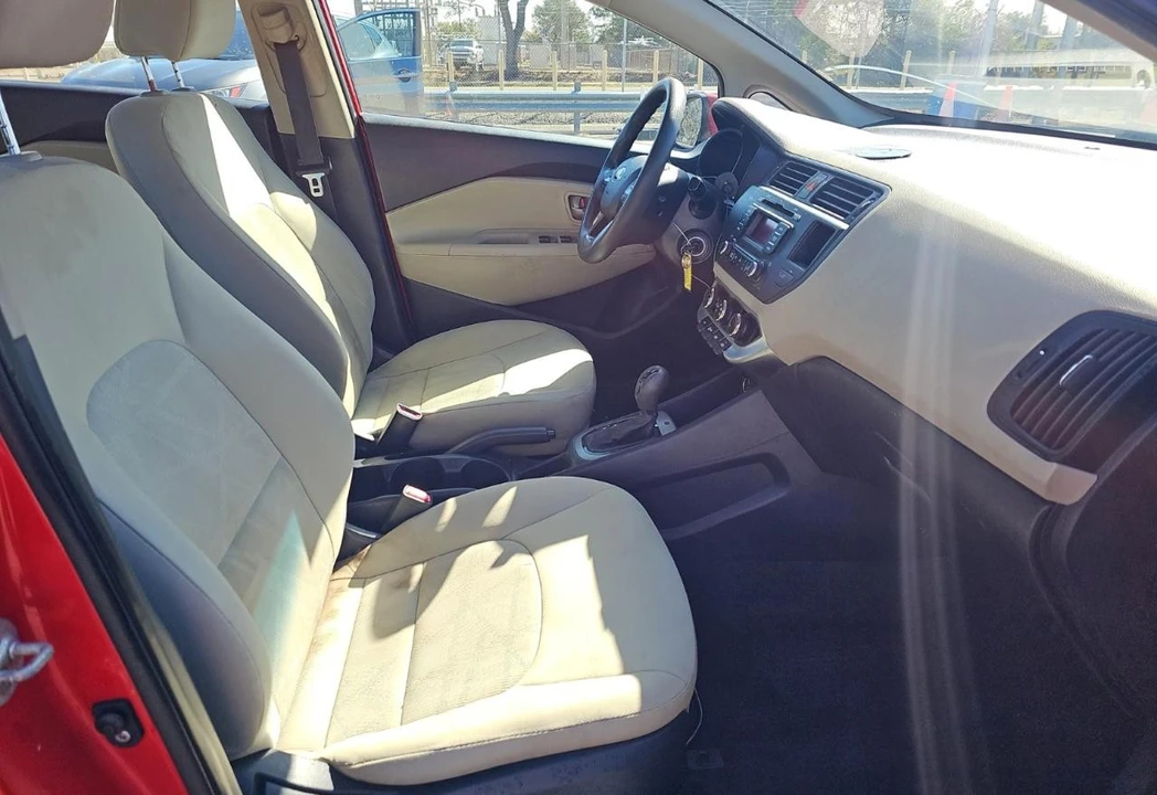 2013 Kia Rio - Image 10 of 12
