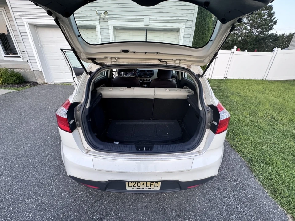 2013 Kia Rio - Image 5 of 12